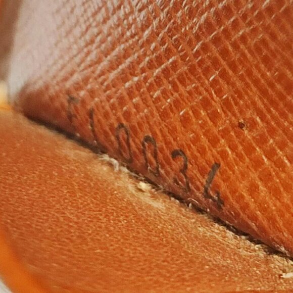 LOUIS VUITTON Key Case Monogram Beige Monogram Canvas Authentic USED T20103 - Picture 3 of 7